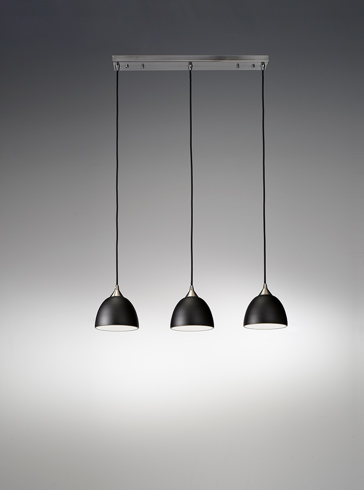 Vetross suspension c/w 3 x black/gold glasses