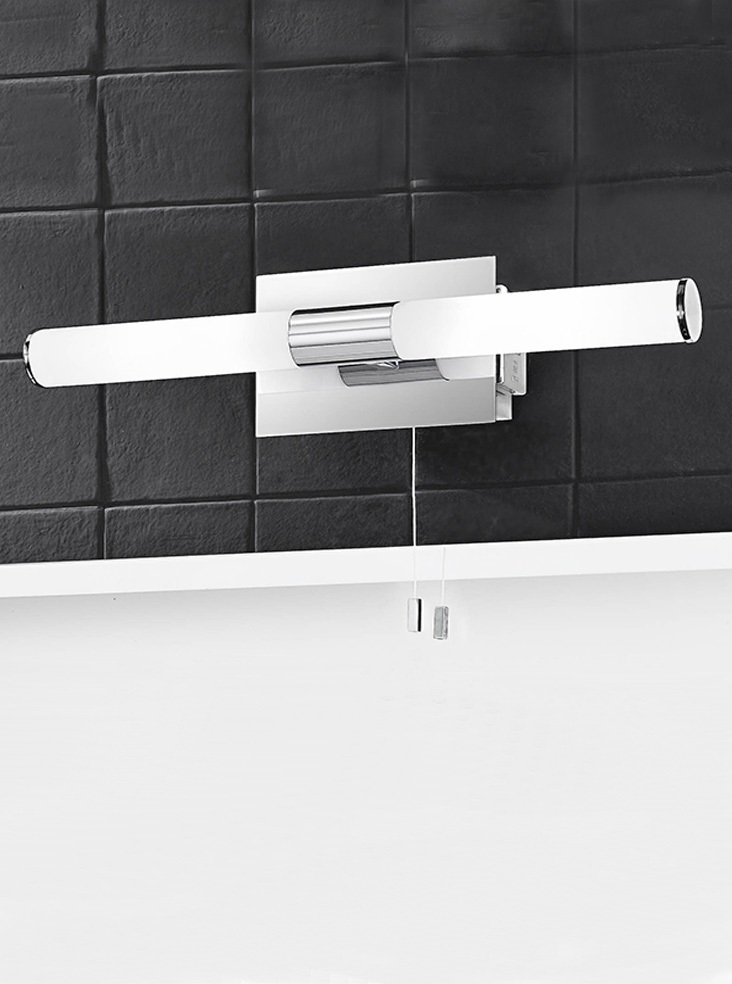  Wall Light 2lt with Shave r Socket IP44